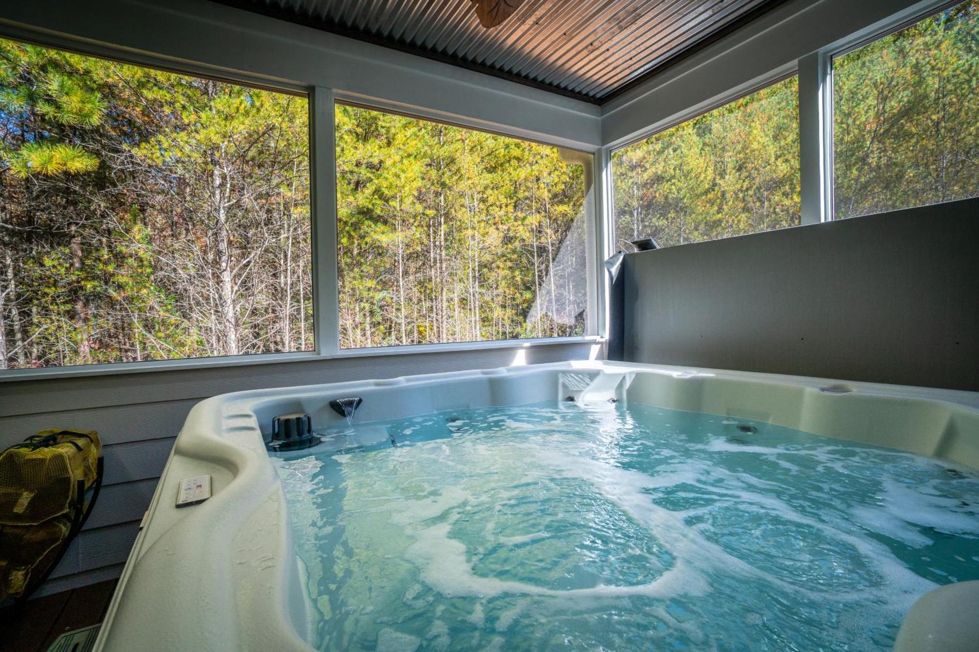 Par-Tee Haus I- Game Room & Hot Tub-Walk To Helen Exterior foto