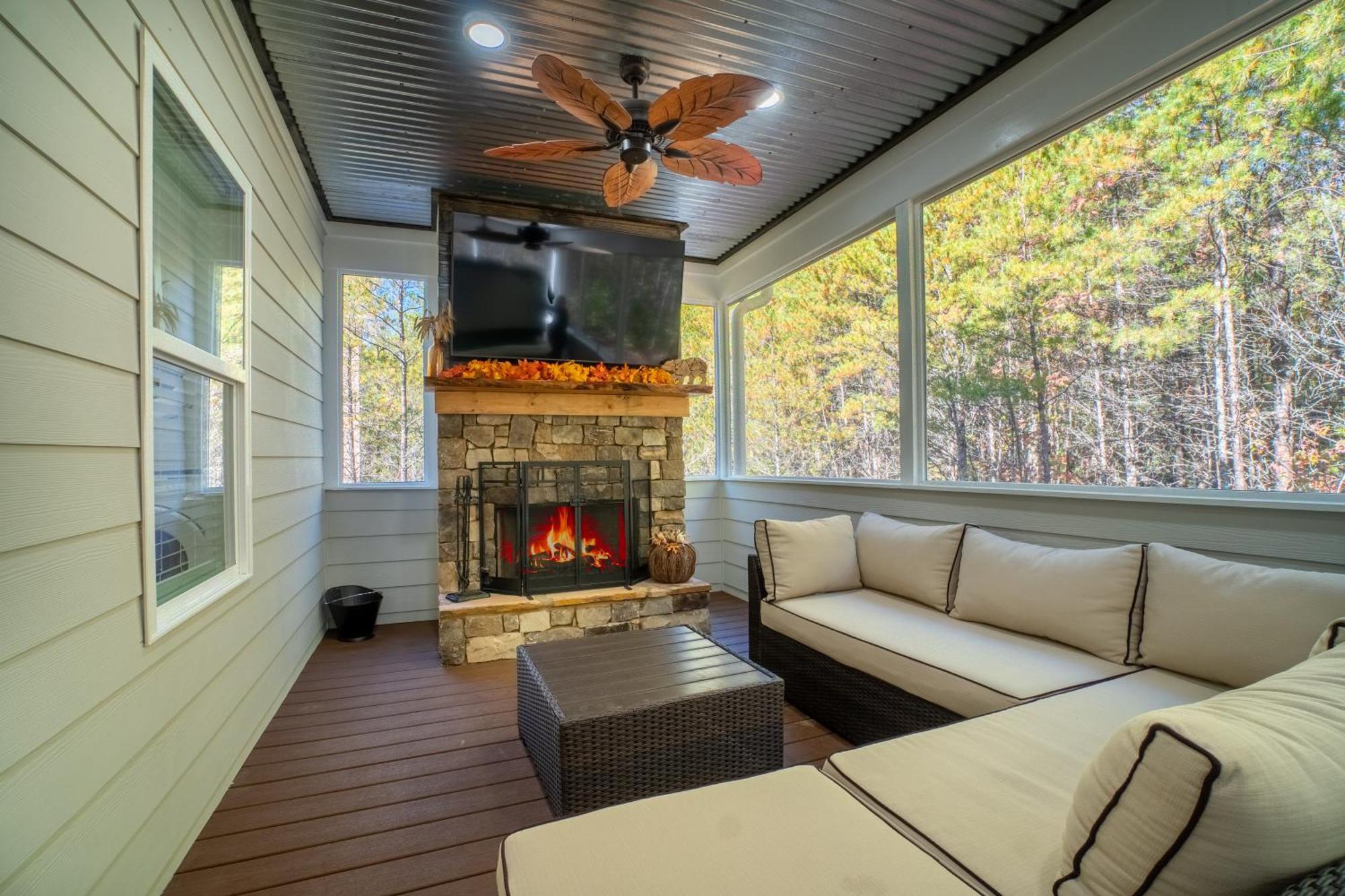Par-Tee Haus I- Game Room & Hot Tub-Walk To Helen Exterior foto